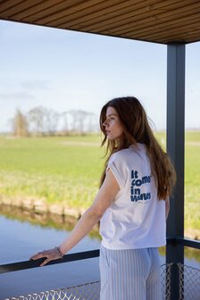 Zusss t-shirt met opgerolde mouwen met tekst