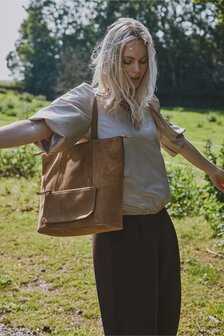 Zusss top met pofmouw lurex beige goud