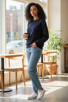 Sweater lace arms donkerblauw