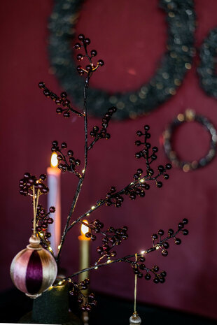 Tak Juniper donkerrode bessen met LED verlichting