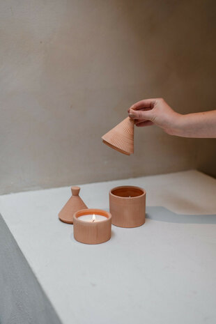 Kaars in terracotta pot L met deksel
